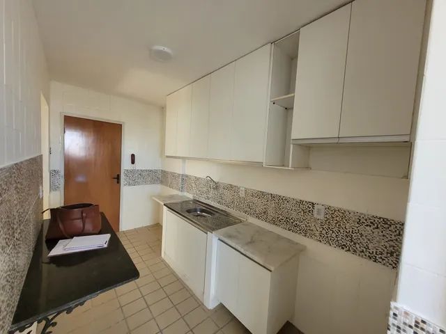 Vendo apartamento com 02 quartos, mais um reversível na Torre - Recife - PE