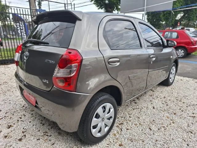 Toyota Etios 2017 1.3 Completo - Performance e Conforto em um Só Carro! - Foto 4