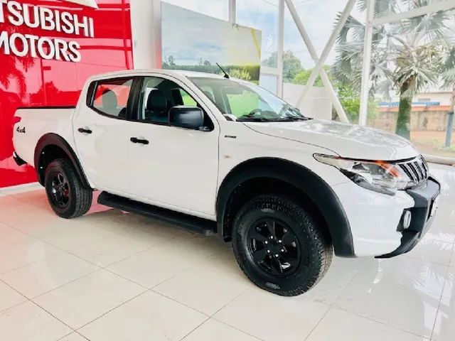 Mitsubishi L200 Triton  2.4 16V TURBO DIESEL OUTDOOR GLS CD 4X4 AUTOMÁTICO