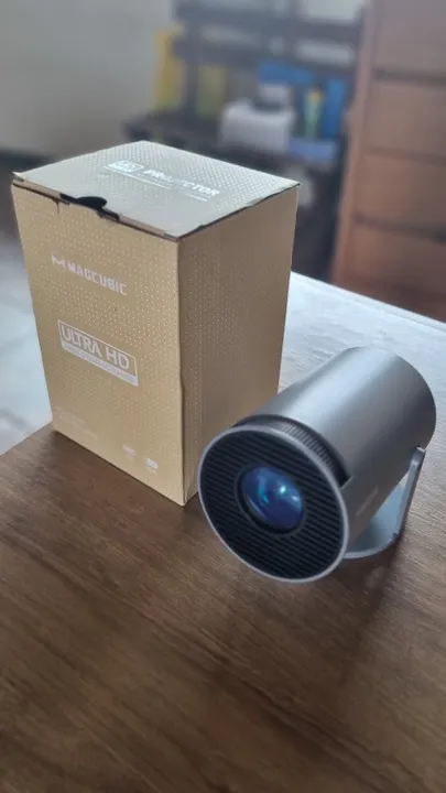 Projetor Smart 4k Hy300 Magicub + series e filmes ilimitados s/ mensalidades