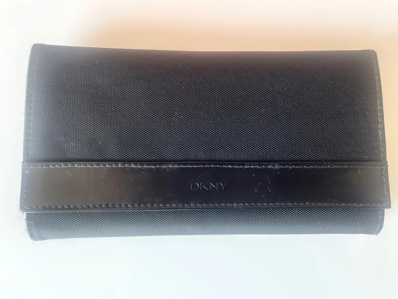 Carteira DKNY nova!