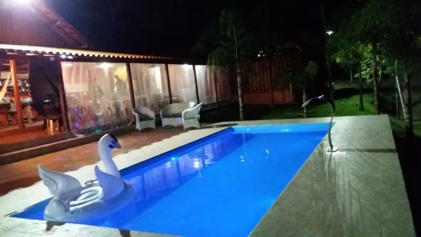 (Victor) Piscina com espaço amplo 8x3,50 de fibra.