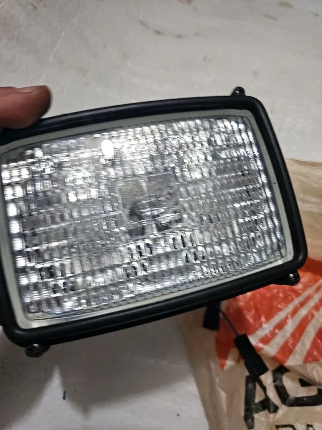 Trator massey Ferguson farol novo original 3713130M91 - Foto 3