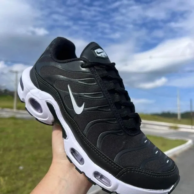 Nike air max plus best sale black sale