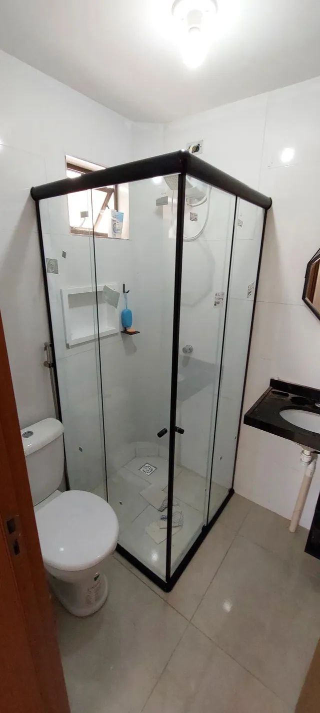 Box pra banheiro em vidro e manutenções e serviço de pintura em geral 