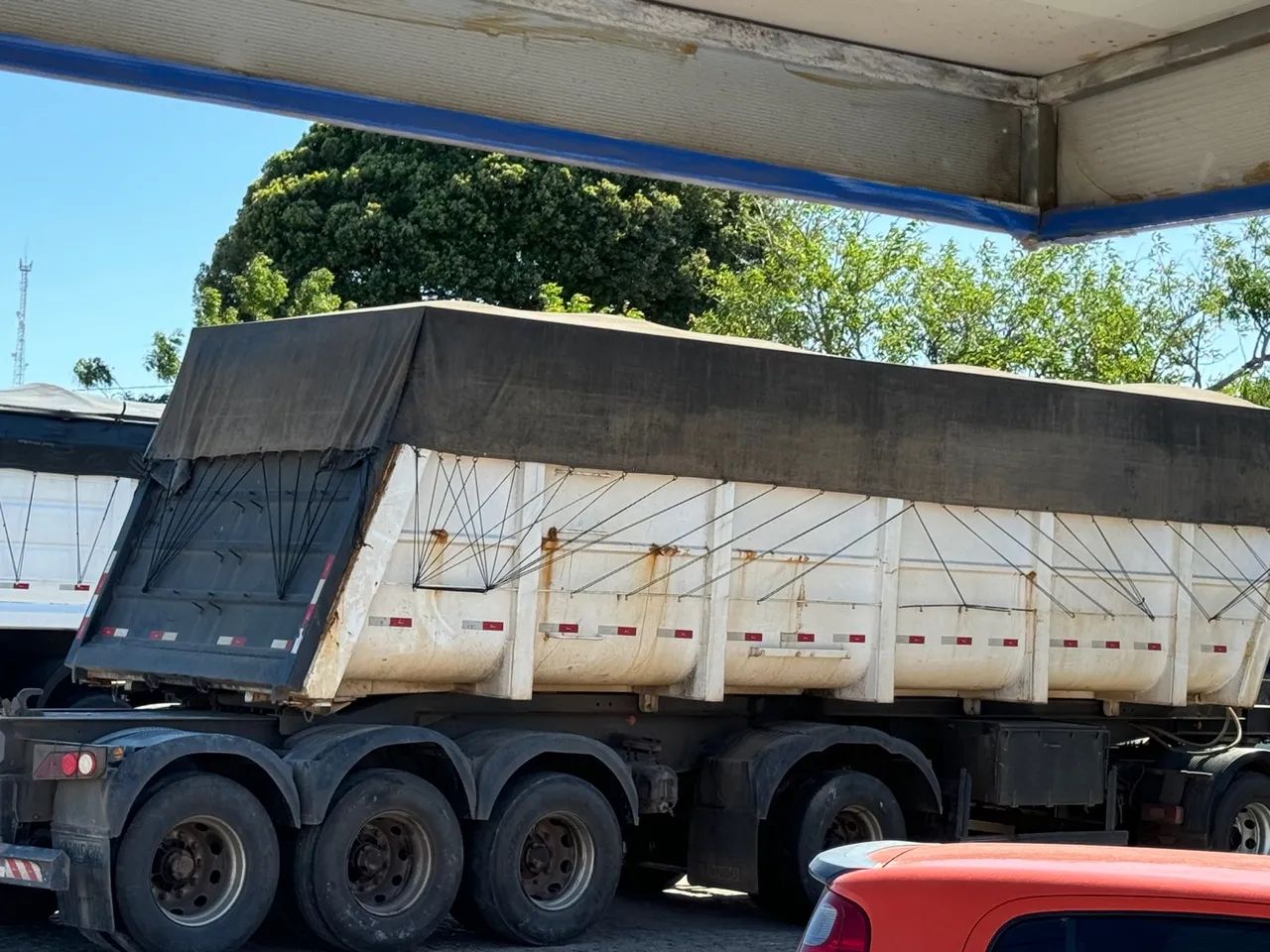 Cacamba 4 eixo  - Foto 4