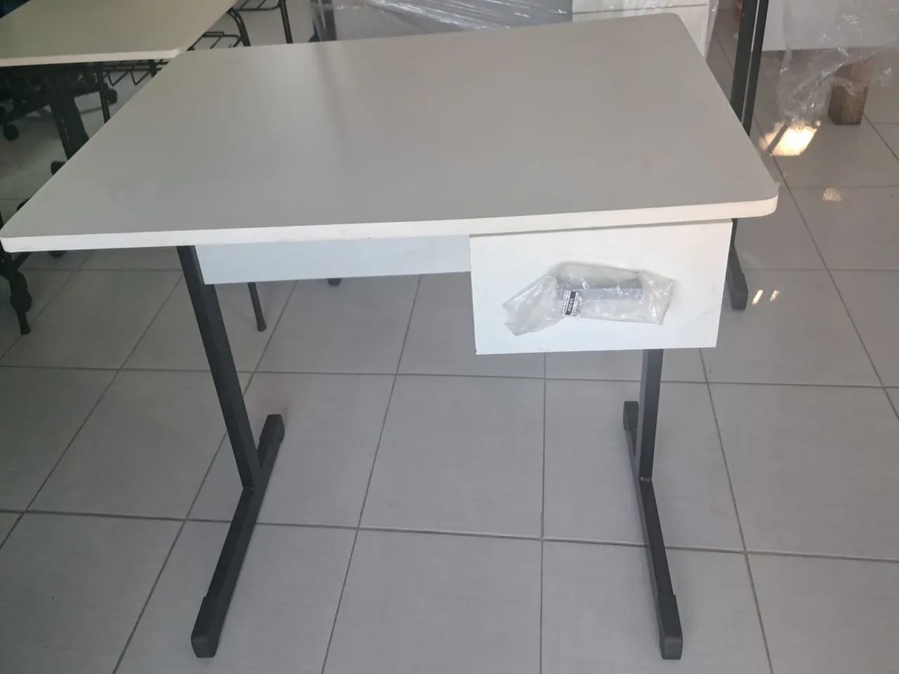 Mesa MDF 1 gaveta 
