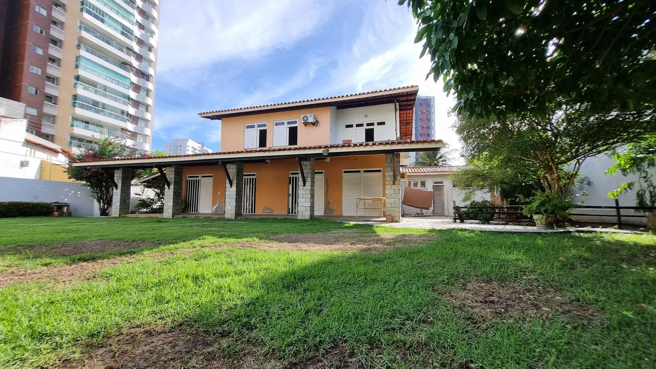 Mansão no melhor lugar da Farolândia 