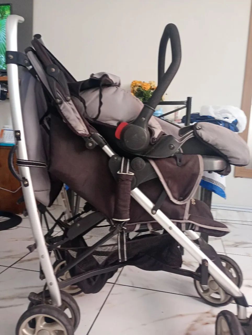 Carrinho de bebê Kiddo em Alumínio - Foto 3