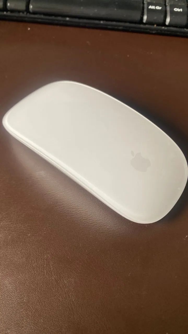 Mouse Apple Magic Mouse 2  Sem Fio - Recarregável USB-C - Branco/Prata - Foto 3