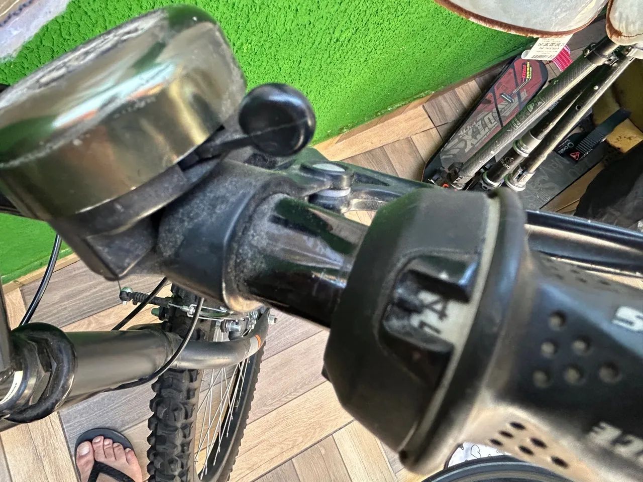 Bicicleta 21 marchas aro 24 comprada na Decathlon - Foto 3