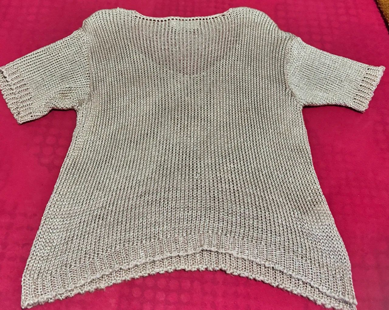 Blusa dourada linda ! - Foto 2
