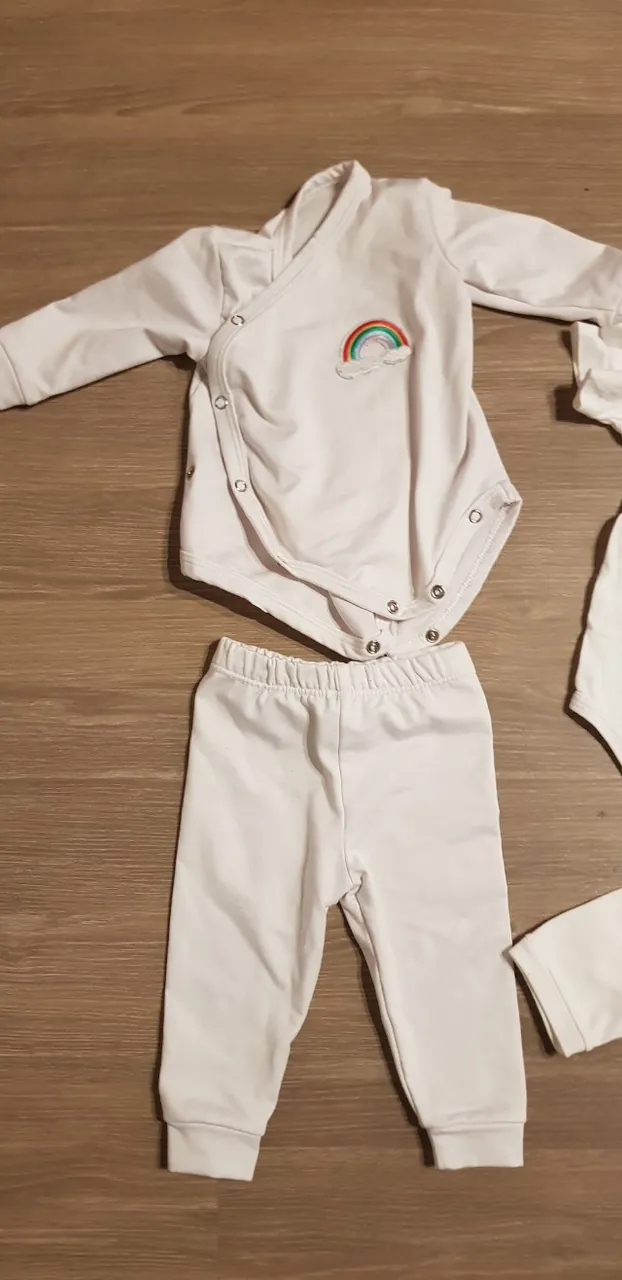 Conjunto de Tip Tops + 1 Pijaminha (4 pçs)
