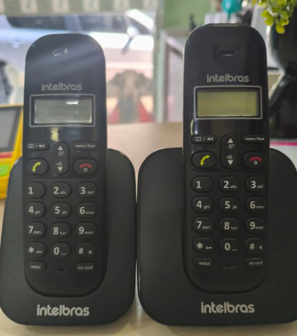 2 Telefones Sem Fio Intelbras Ts3112 Com Identificador Ramal Cor Preto