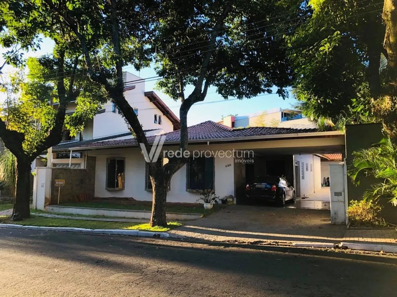 Casa Térrea à venda em Condomínio no Jd Chapadão
