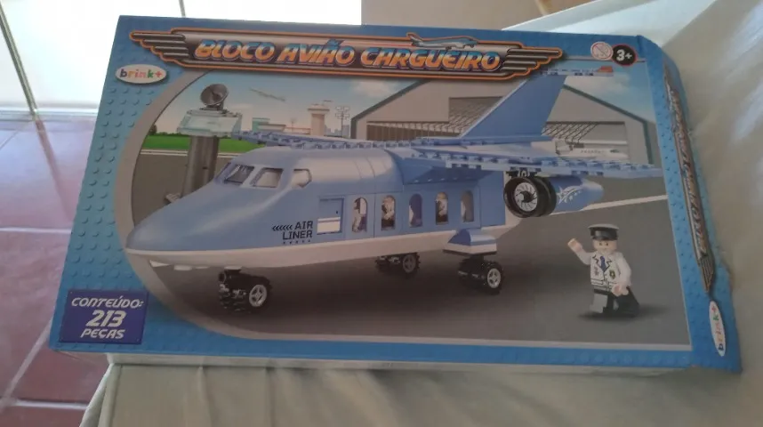 Brinquedo lego avião
