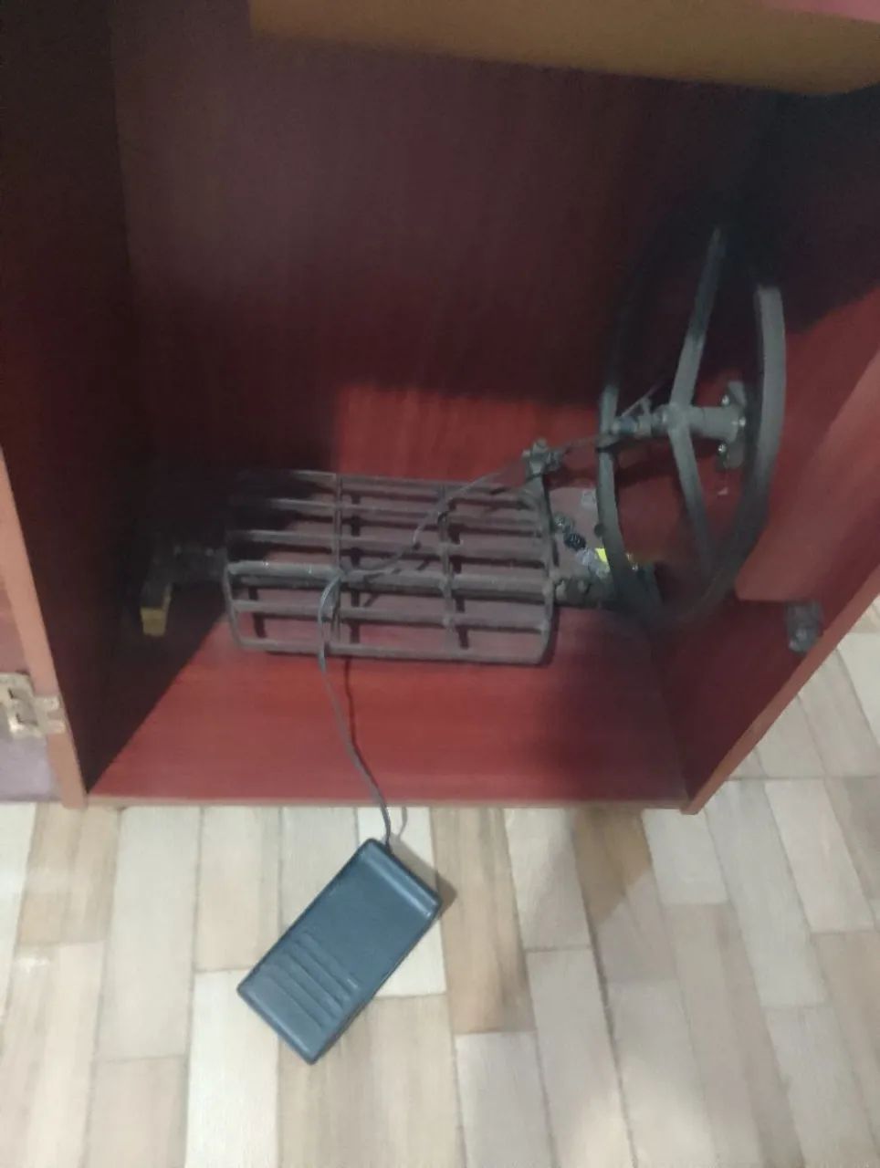 Máquina de Costura Elgin Antiga - Foto 3