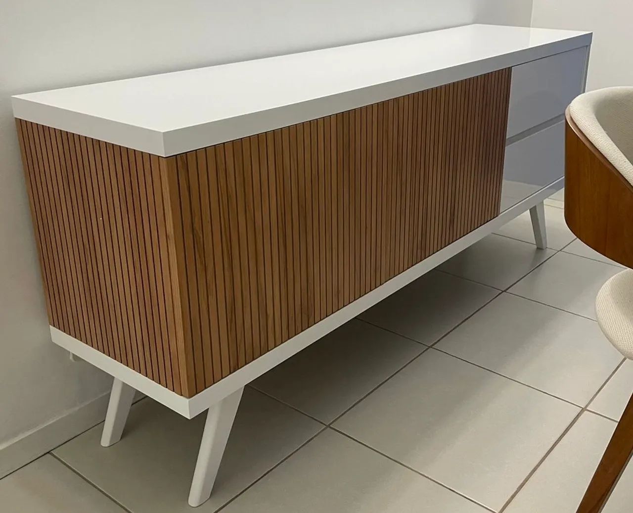 Buffet aparador Bellini com MDF Laca 2 gavetas e 4 portas Cinamomo 