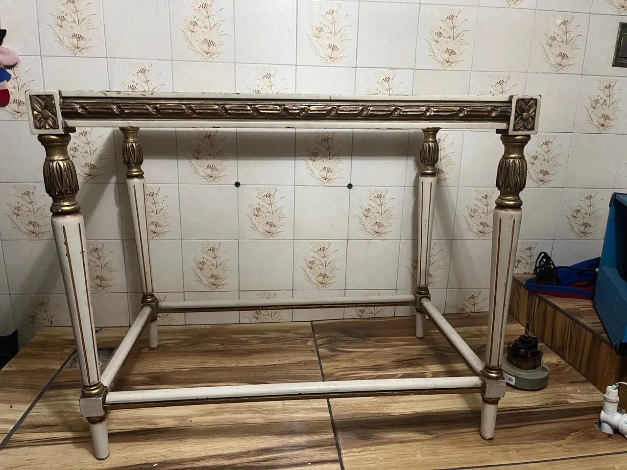 Mesa Lateral Decorativa Clássica s/ tampo - Foto 4