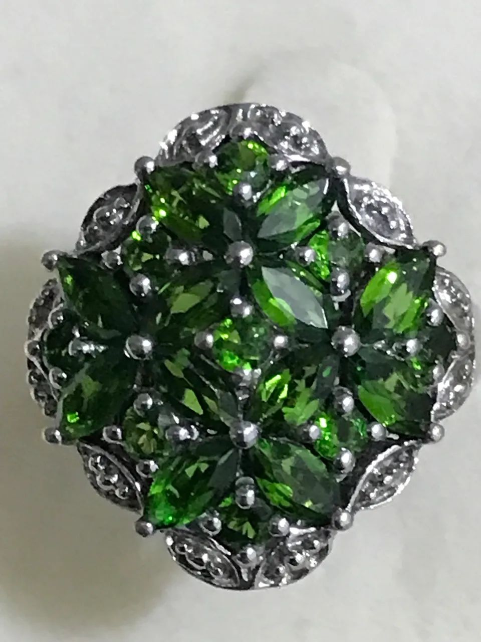 Belíssimo Anel em prata com zircônia verde! - Foto 2