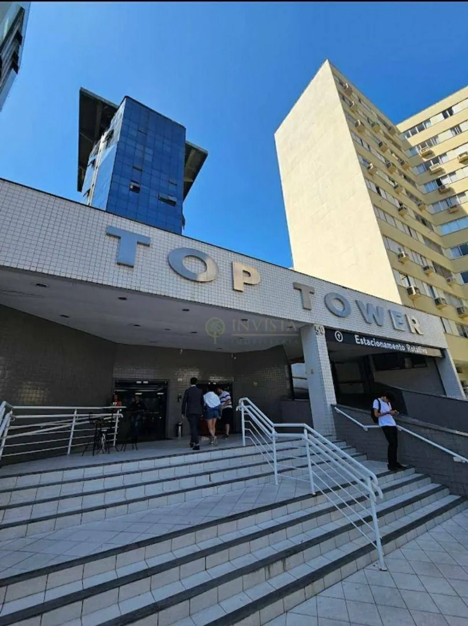 À venda | Sala Comercial com 33 m² - Ed. Top Tower, Centro de Florianópolis.