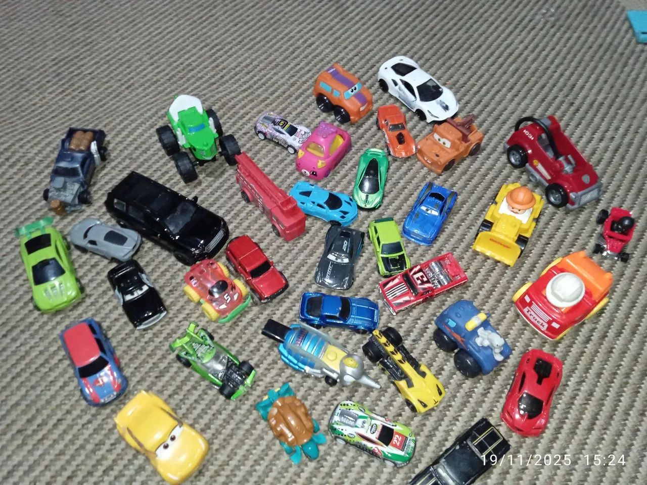 Carrinhos, coleção com 36 peças. - Foto 4