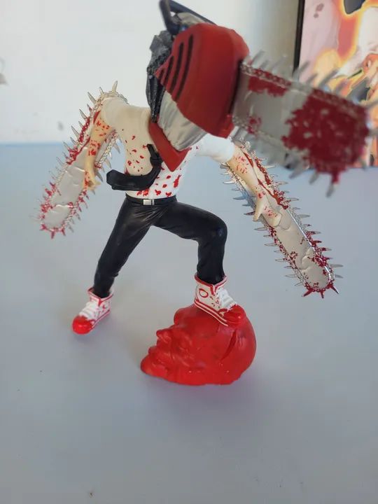 Boneco chainsaw Man 