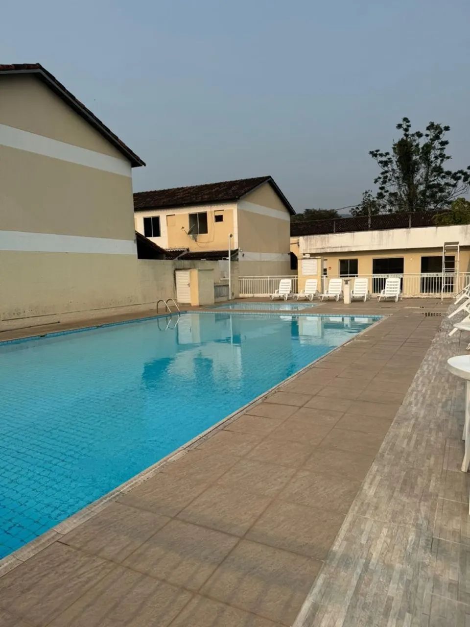 casa linda com armários cond com piscina 