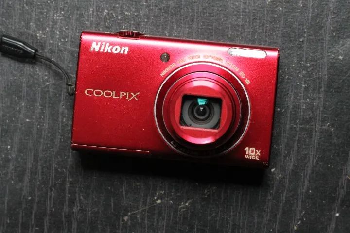 Camera Digital Cybershot Nikon COOLPIX S6200