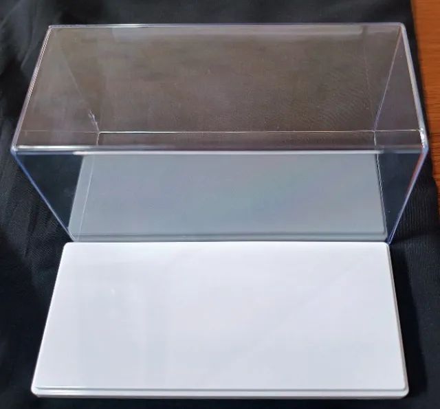 Caixas de Acrílico para Miniaturas 1/43 - Com Base Preta e Branca