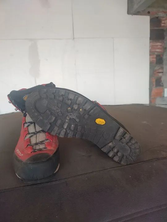 Botas de gelo tamanho 41 usadas duas vezes valor $ 800 - Foto 2