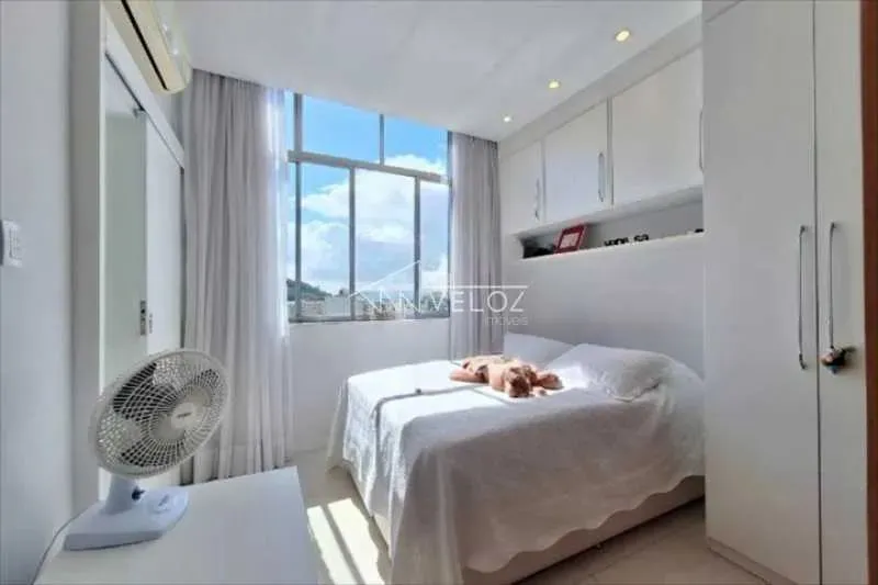 Studio : / Residencial / Laranjeiras