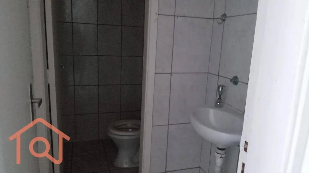 Sala comercial a venda ou para alugar proximo ao metrô Conceição.