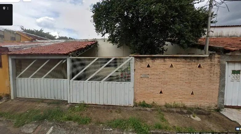 Setor Oeste QD 09, Casa com 3 quartos, laje, Lote de 275m² apenas R$ 450.000