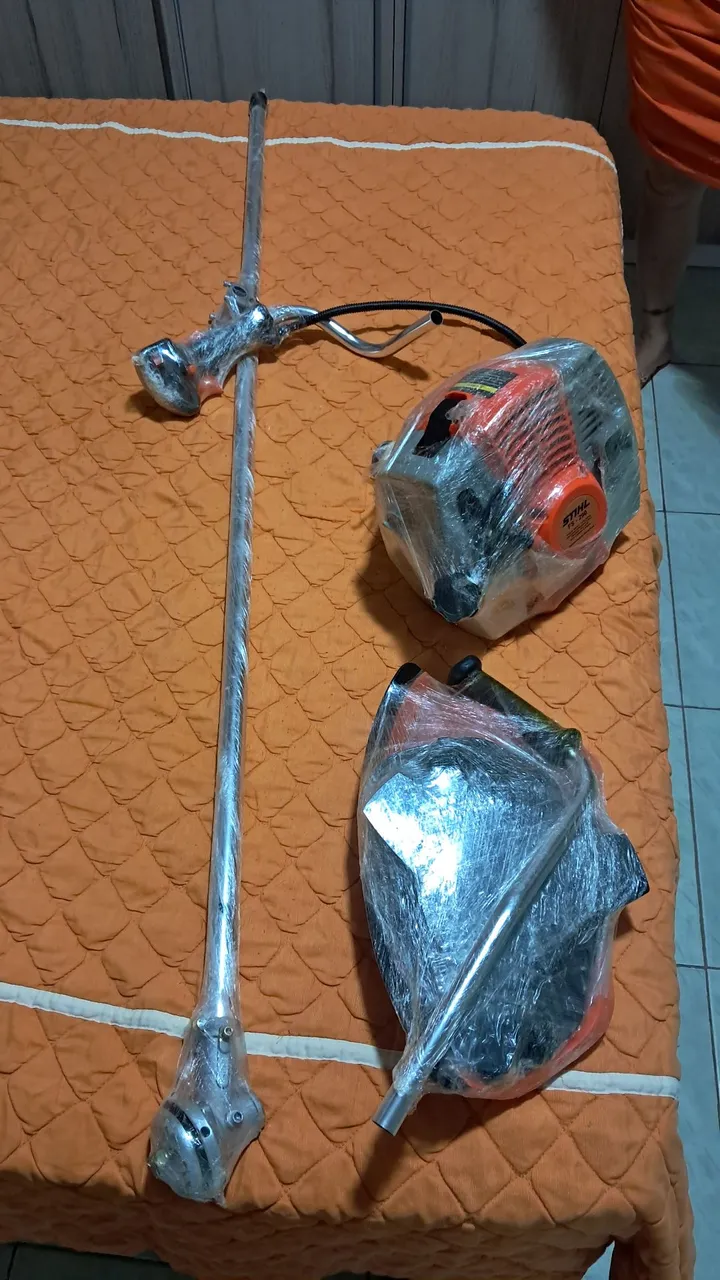 Vendo roçadeira stihl nova