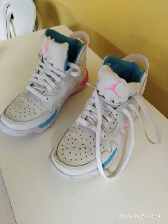 Tênis Jordan Feminino - Tamanho 34 - Foto 2