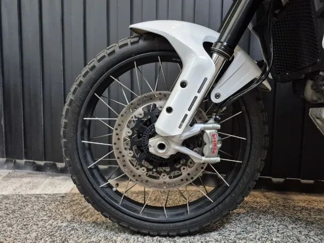 Ducati DESERT X - Foto 11