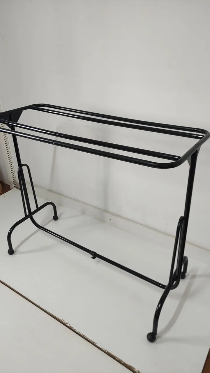 Precinho pra buscar Amanhã! Arara dupla de Roupas