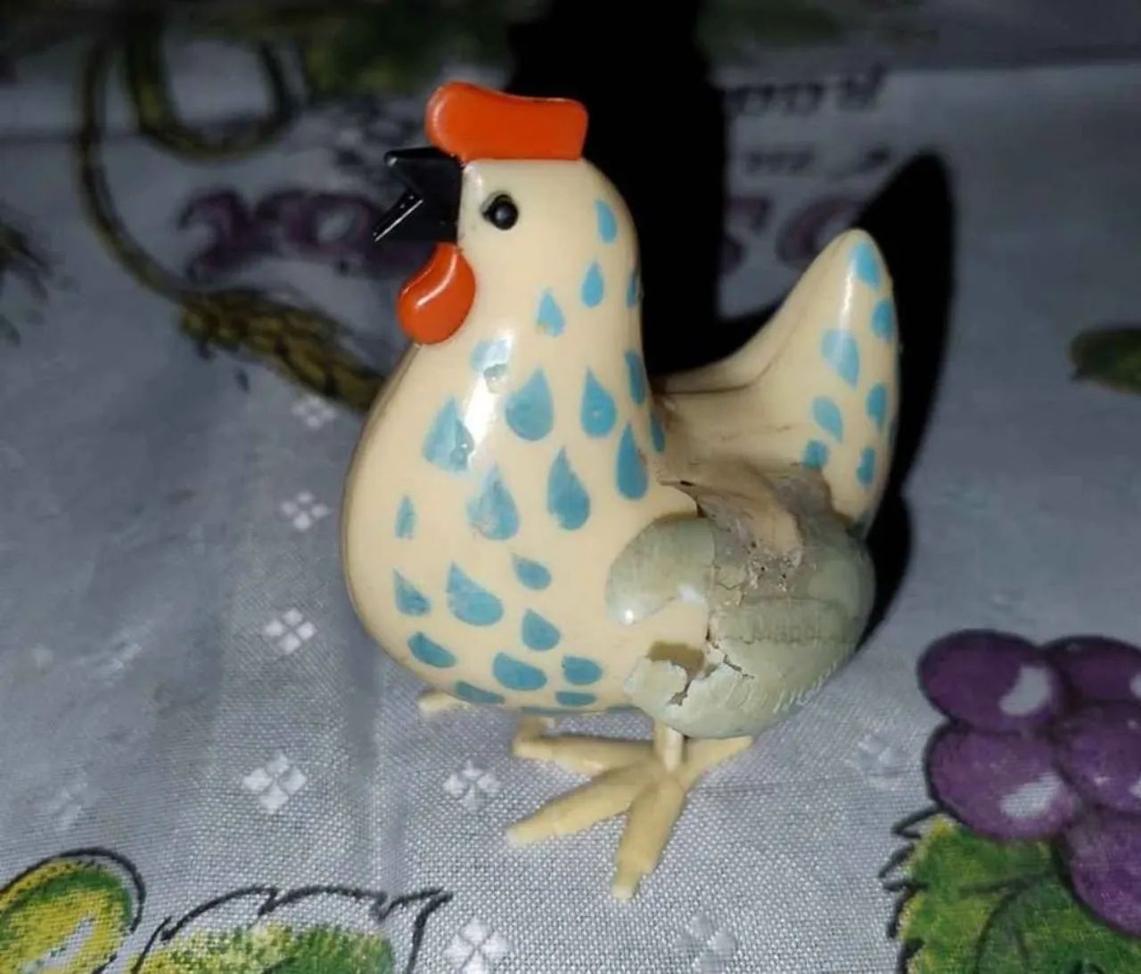 Galinha decorativa vintage MAGGI ANOS 70 COM OVINHO - Foto 2