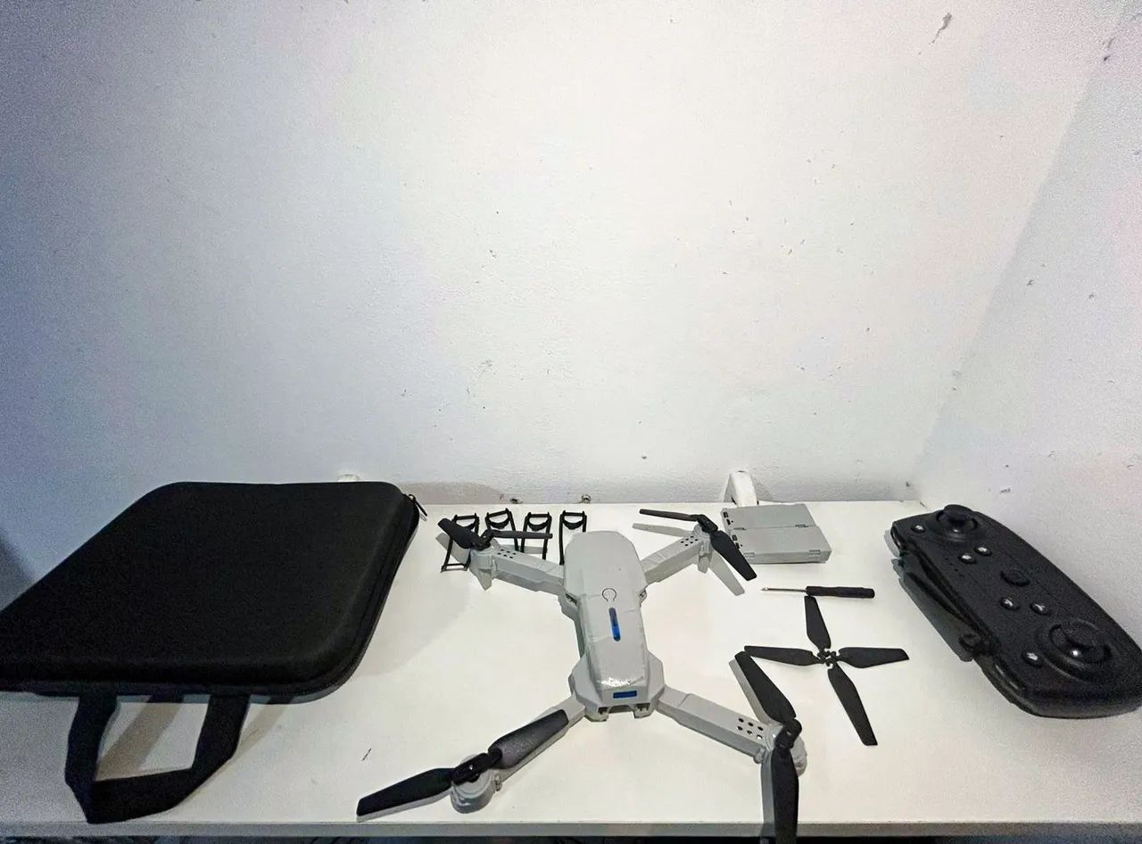 Drone E88 PRO 2 câmeras - Foto 6