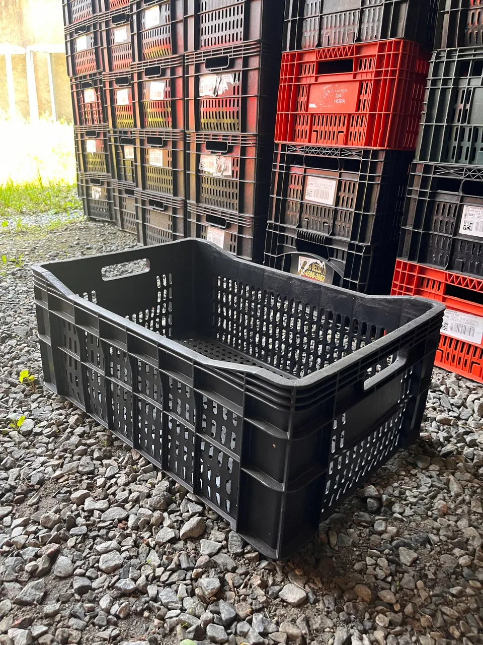 Caixas Plásticas para Transporte e Armazenamento