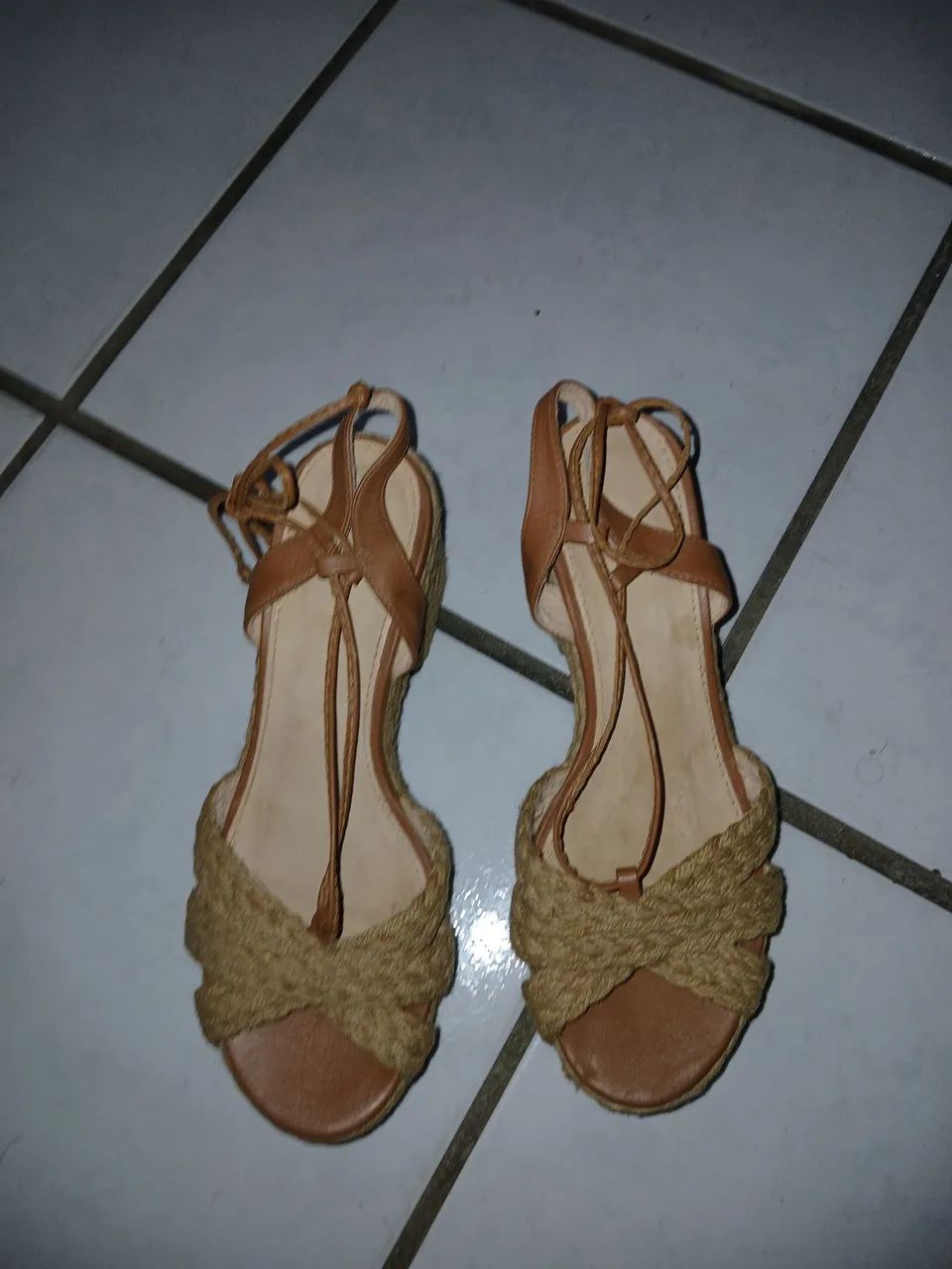 Chinelos Havaianas Amarelos - Foto 2