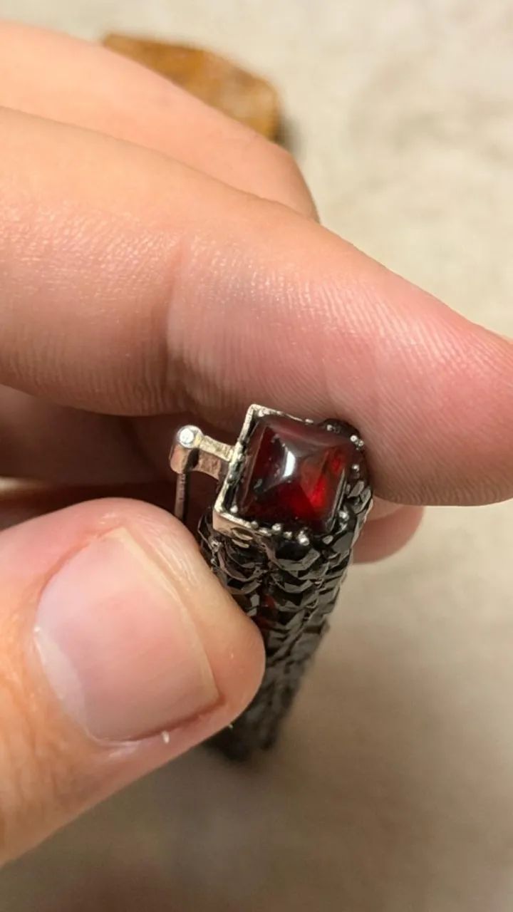 Broche em Prata com Granada - 9,2 cm - Foto 3