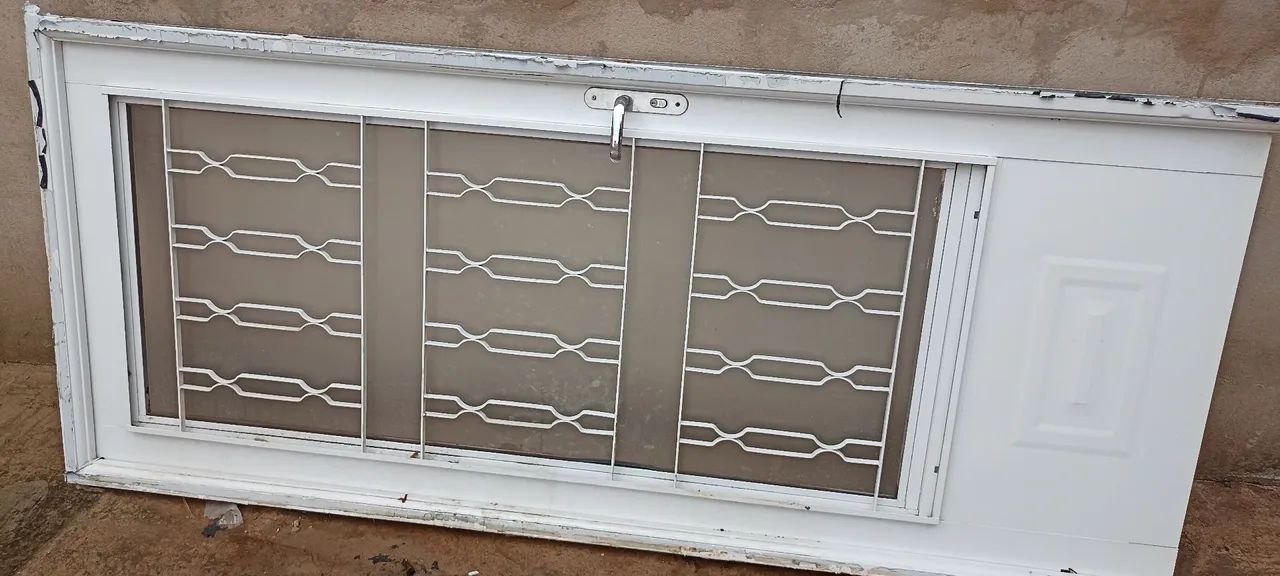 Vendo porta cozinha lucasa 2,10A x 0,80L esquerda com pintura eletrostática. - Foto 2