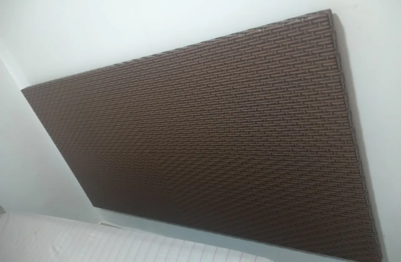 Painel de Cama Estilo Rattan Marrom