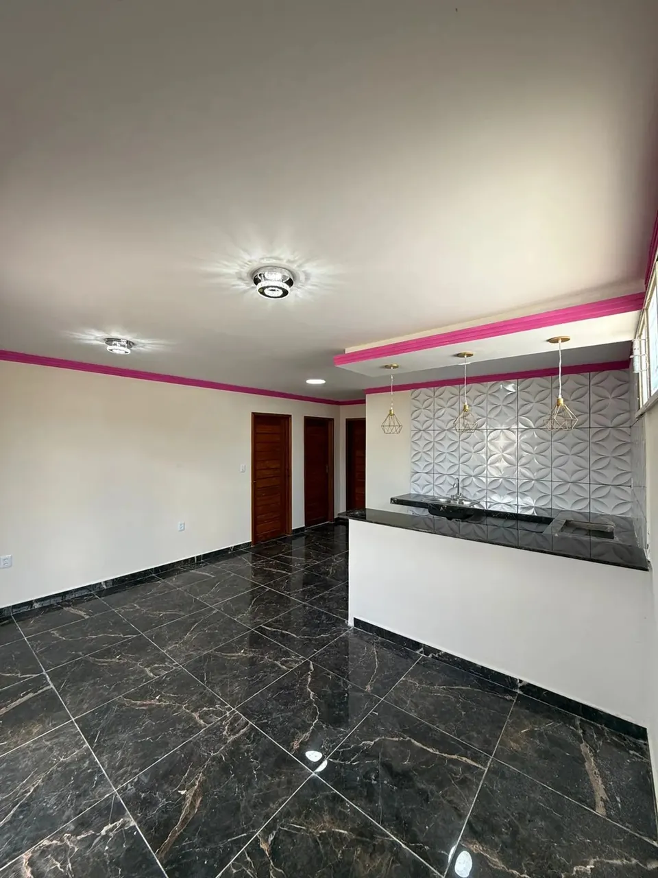 ALUGO CASA COM 3 QUARTOS NO TARUMÃ AÇU