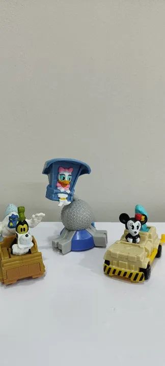 Brinquedos Disney Coleção MC Donald's Usado  - Foto 3
