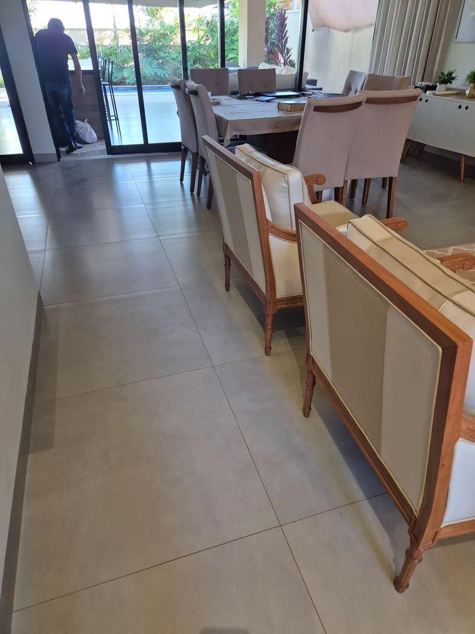 Piso em Porcelanato Cinza Claro