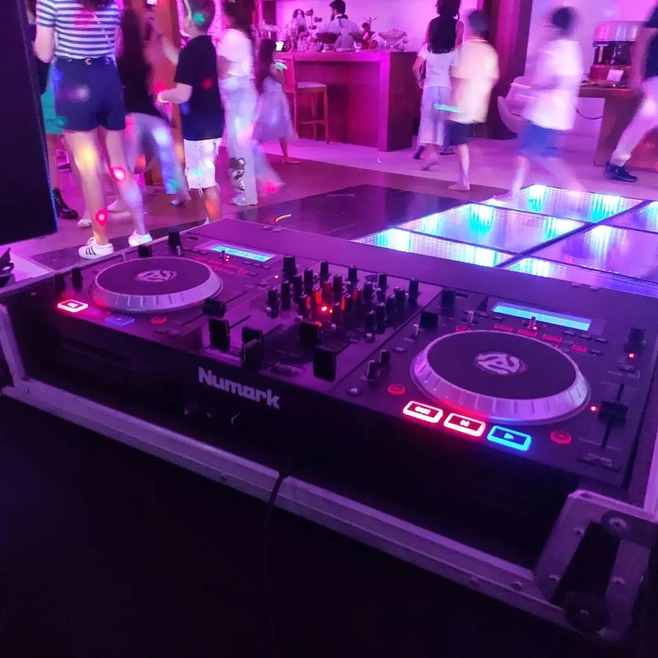 Controladora Numark Mix deck quad