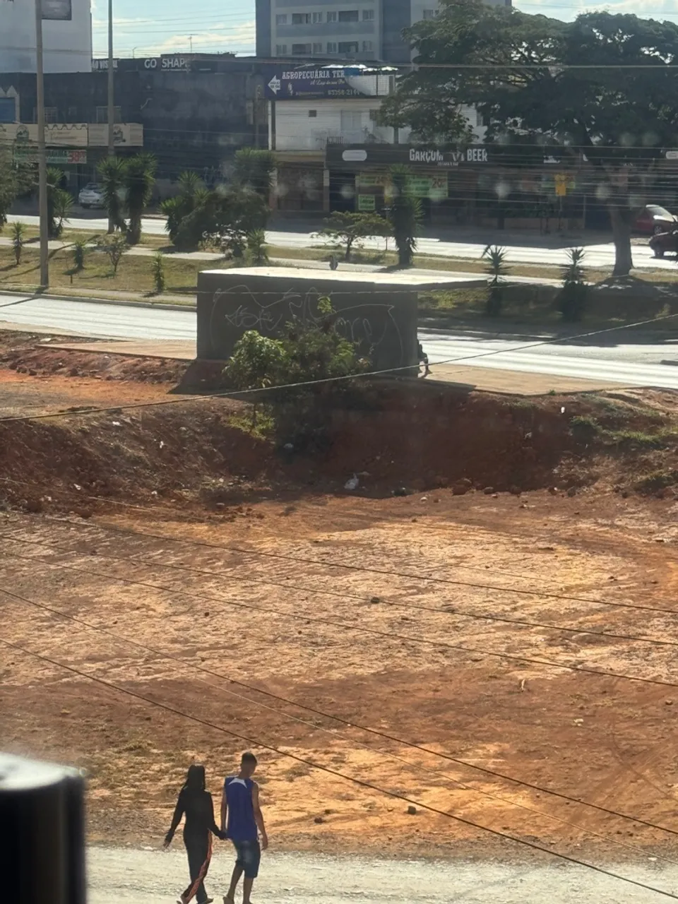 Alugo apartamento de 3 quartos com 2 vagas de garagem 